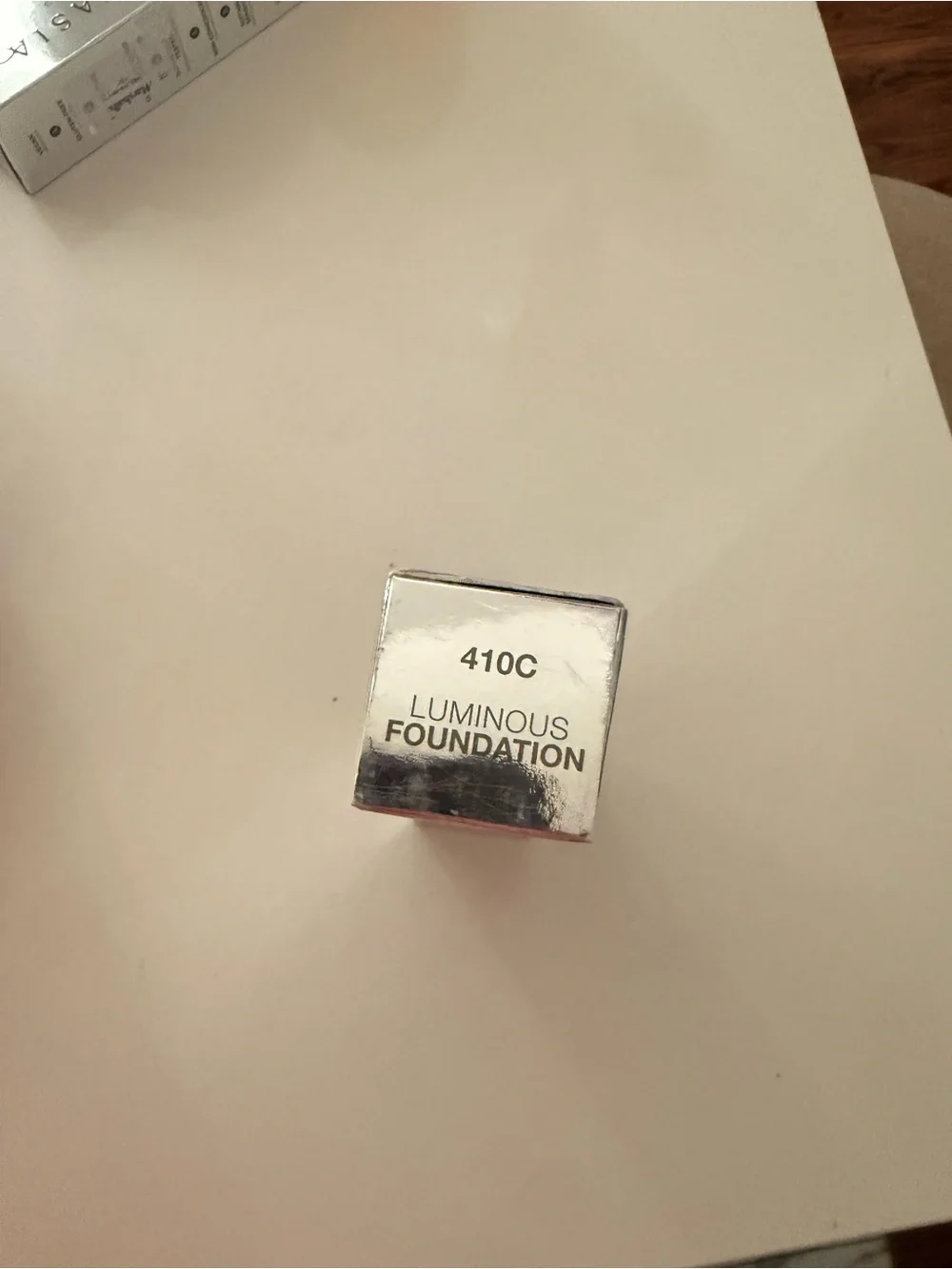 Anastasia Beverly Hills radiant foundation